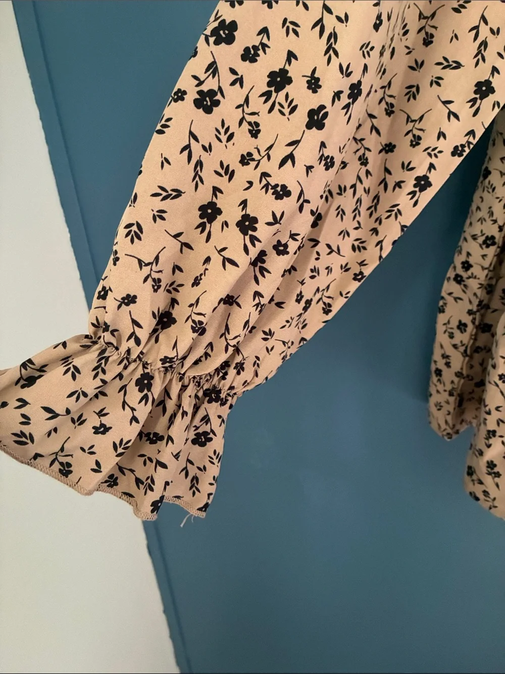 Tan and black floral tiered top - Picture 2 of 5